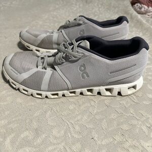 Mens on running shoes